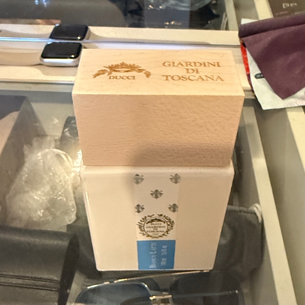 Giardini di Toscana Perfume - Cream and Blue